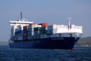 Drängelei vor der kanaleinfahrt